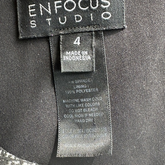 🎊2 for $20🎊 Adorable Enfocus Studios Red Dress with Gray Pattern - Picture 3 of 5